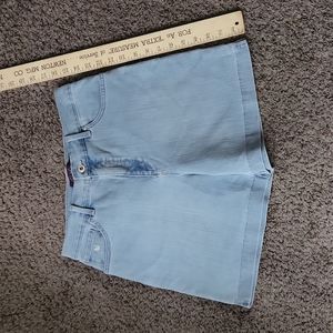 Gloria Vanderbilt "Amanda" jean shorts
